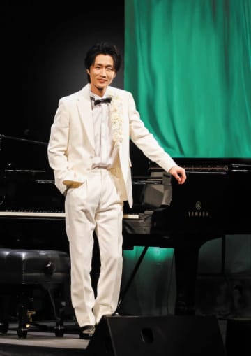 真田ナオキ、ライブDVD発売＆＜新春トークライブ＞開催決定