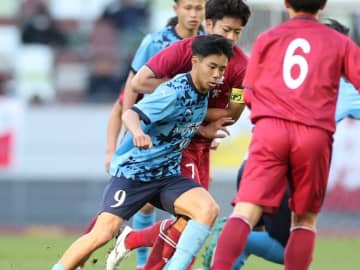 徳島市立MF芳田翠が記念すべき大会第１号弾！ 右足のダイレクトシュートを流し込んで先制点を奪取、国立沸かす【選手権】