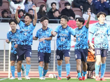 3735校の頂点を目指す　オープニングゲームは徳島市立が早稲田実業に4-1勝利