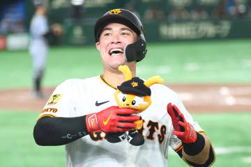 岡本和真から「バカにしてるのか」　まさかのツッコミも…リチャードが“力説”「検索して」