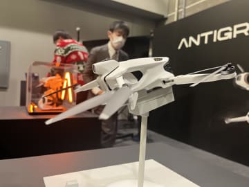 バイクもクルマも“空撮の主役”になる？ Insta360発の8K 360度ドローン「Antigravity A1」発表会に潜入してきた！