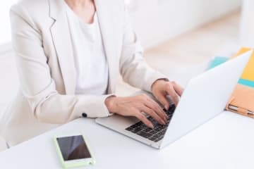 60歳以上は知らないとマズイ！2025年から変わった【定年の新ルール】とは？【2025年お金と安心部門TOP5】