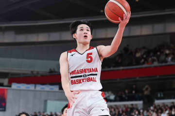 東山が5年ぶりの決勝進出！エース佐藤凪が勝利に導く[ウインターカップ]