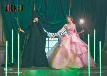 まるで物語の主人公…♪『ウィキッド』ウェディングドレスを映画ファンが徹底紹介！本格的な美麗ドレスにうっとり