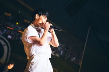UVERworld・TAKUYA∞「今から数分間、世界の中心はここ武道館だ」　セカオワと対バン