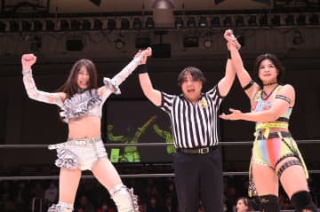 【マリーゴールド】山岡聖怜＆心希、波乱のタッグT制覇！ ツインスター王者撃破で「今年デビューした私たちが優勝したぞ！」