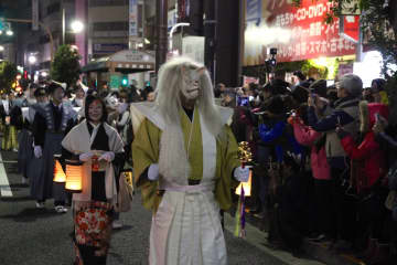 狐に扮した人々が大晦日の夜に練り歩く！「第33回王子狐の行列」が12月31日・1月1日に開催
