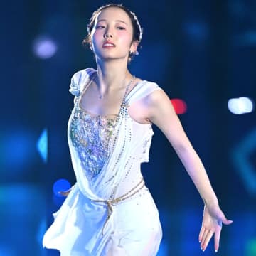 「激かわすぎてやばい」本田真凜が真冬に魅せた“可憐なノンスリワンピ”姿に脚光！「透明感どうなってる？」「マーメイドのよう」