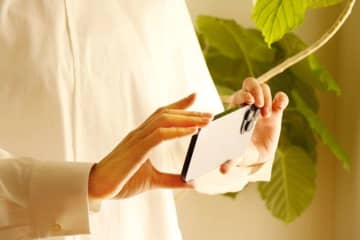 「仕事を抜けて息子の運動会に行った私。雨の中スマホで撮影してたら、後ろから年配の女性が...」（埼玉県・40代女性）