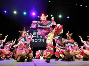 横須賀で高校ダンス大会開幕　神奈川勢は市ケ尾、海老名、百合丘が決勝切符