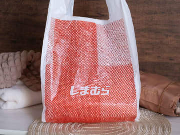 「野暮ったく見える、、」→【しまむら】スタイルアップ狙える「淡色ニット」で解決！