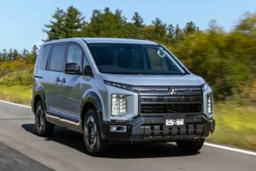 歴代最高の悪路走破性を手に入れた『デリカD：5』。大幅改良で力強さ増した新スタイリングに