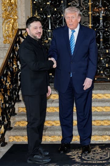 1月に和平文書決定を「期待」　ゼレンスキー氏、米大統領と会談