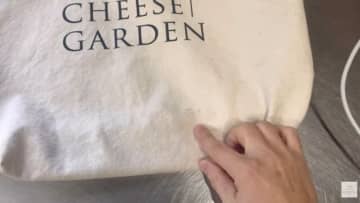 トートバッグの黒ずみは消しゴムで消える？洗濯機だけでは落とせない汚れもキレイにする効果的な洗い方