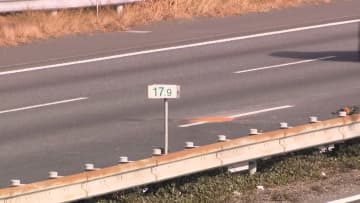 高速道路を歩いていた男性が車にはねられ死亡…20～30代か　東北道下り・蓮田SA付近　周辺は3時間半にわたり一時通行止め
