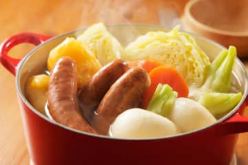 料理研究家ゆかり 具沢山で絶品『ポトフ』の作り方を解説 野菜の旨味を最大限に引き出す”蒸し焼き”テクニックと隠し味が話題に「家にある色んな野菜を入れて作って冬の間中楽しめそう」 「ゆかり先生のレシピ、より手軽に作れそうなので、早速やってみようと思います。」