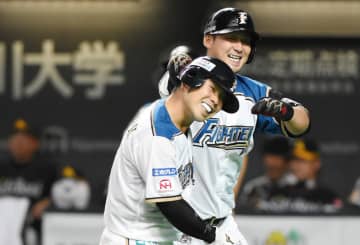 「こんな偶然ある？？」中田翔がシンガポールで日本ハム時代のチームメート・近藤健介と遭遇