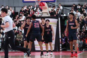 福岡大附大濠が3年連続14度目の決勝進出、鳥取城北との激戦を制す[ウインターカップ]