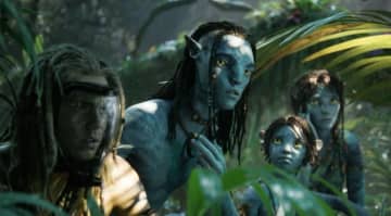 「アバター」新作が2週連続で興収首位、2025年を代表する作品に