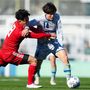 ”異例出場”の聖和学園が那覇西に３－０と完封勝利。トップ下の小杉唯斗が豪快な一撃から「側転→バック宙」の華麗なゴールパフォーマンスを披露【選手権】