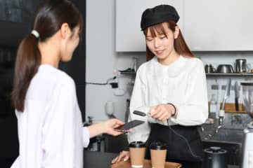 ランチに行ったら「現金使えません」と言われた！ 法律で「現金は無制限に通用する」はずですが“違法”じゃないのですか？ 現金不可「完全キャッシュレス店舗」の注意点とは