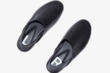 スピングル上質レザーのルームシューズ、スリッパにもなる2WAY仕様