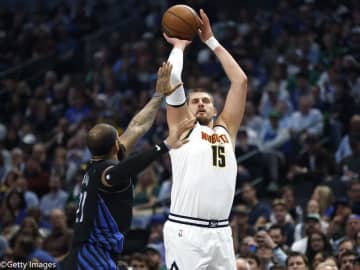 MVP候補ランキングでトップを走るニコラ・ヨキッチが直近3戦でNBA史上初のスタッツライン