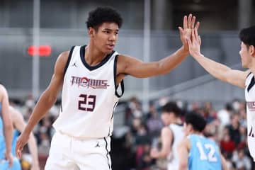 高校バスケで衝撃、決勝でダブルダブルの怪物1年生「誰にも止められない選手になりたい」福岡大大濠の連覇貢献