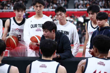 連覇・福岡大附大濠オンコートインタビュー「努力は裏切らない。本当に自慢の3年生です」［ウインターカップ2025］