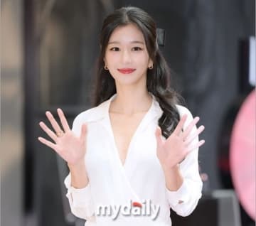 ソ・イェジ、演劇に初挑戦！「死の賛美」で魅せる繊細な表現力に高まる期待