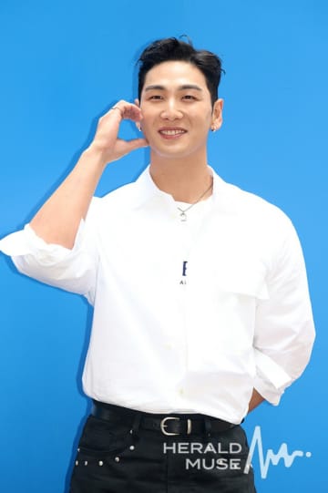 ベクホ（NU‘EST）、本日（29日）陸軍に現役入隊…「当日までスケジュールがあって幸せ」