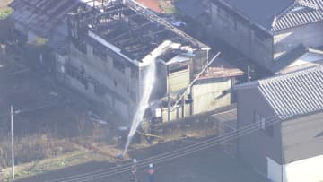 家族3人が住む2階建て住宅が全焼…焼け跡から1人の遺体　61歳夫と連絡取れず　茨城・神栖市