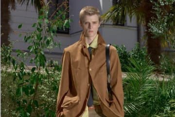 ベッドフォード“自在に表情をつける”レザージャケット＆凹凸感シルクのテーラードジャケット