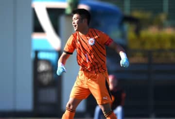 「返ってはこないけど…」エースと２年生DFを相次いで亡くした奈良育英の主将が天国の友に送ったLINE、約束の１勝。スタンドのサプライズに「正直、もう試合前から泣きそうで」【選手権】