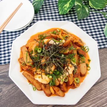 【さつま揚げのめ〜っちゃハマる食べ方】「おでんより好きかも…！」「これ作ったら家族が取り合った」切って炒めるだけの簡単おかずレシピ