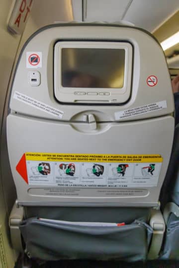 これが私のモニター？ 飛行機内で撮影された"ちょっと変わった座席"→ネット二分「最高じゃん！」「不満を言うな」