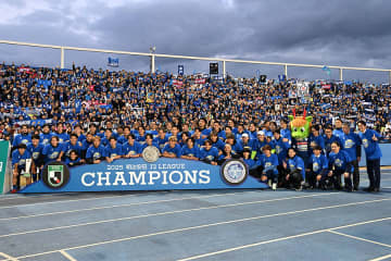 苦節26年、“ボトム3”最後の一角がJ1へ　人件費はわずか6分の1も…残留へ有利な条件