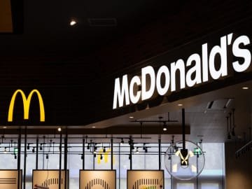 バーガーだけじゃないッ！！【マクドナルド】パケも可愛い「期間限定スイーツ」を見逃すな♡