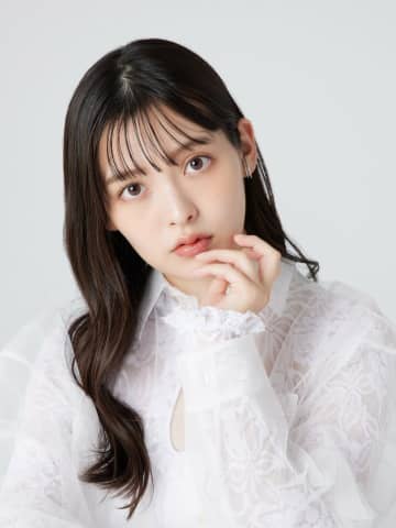 声優・上坂すみれのドレス姿に絶賛集まる「美…ッ！」「信じがたいほど幻想的」