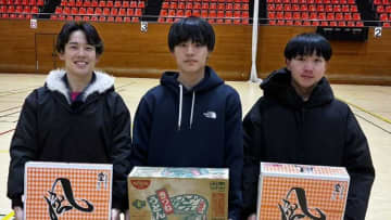 優勝は3校のエース集った高3チーム　元日本リーガーも出場　主催のめしだ会長「卓球界を盛り上げたい」＜第3回めしだオープン＞