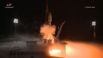 ロシアが「ソユーズ2.1b」を打ち上げ　地球観測衛星「Aist-2T」など計52機を軌道投入