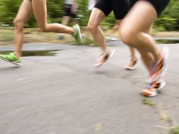 箱根駅伝でシェアNo.1となるか？「asics」のバナナより軽いシューズに見る日本メーカーらしい特許技術