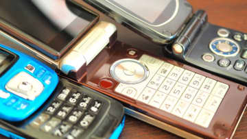 マツコ『今までいくら払ってやったと思うんだ！！』”ガラケー”機種変更で感じた「オワコン扱い」に怒り心頭…近年のガラケー事情にネットでもコメント殺到「そんなにモデルチェンジ必要かって思うよ」「長く使っている既存のお客も大切にして欲しい」「通話はガラケーがいいんだよね」