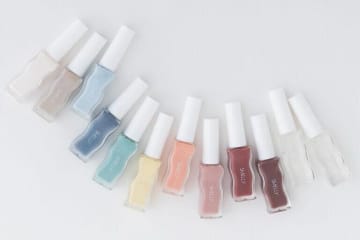 「ありそうで無い色」の“ゆらゆらボトル”ネイル、カスタードやジャム着想の全10色がスメリーで