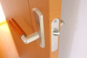 パチッと不快な冬の大敵対策！100均3ショップの静電気軽減リングを比較してみた！