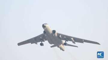 中国軍爆撃機編隊、台湾島東方をパトロール