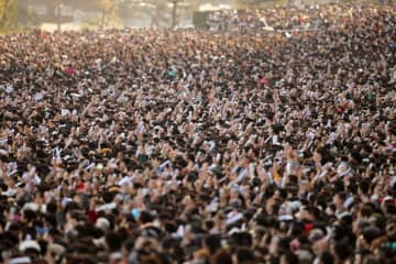 「華やか」「中山行ったの？」有馬記念の中継に登場、人気声優にファン歓喜「めっちゃ美しい」