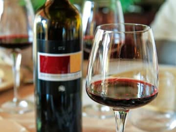 赤ワイン初心者でも迷わない！ぶどう品種で分かる〈失敗しない〉赤ワインの選び方