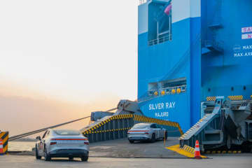 中国・広東省新沙通関地の新エネ車輸出台数、1～11月は15.3％増