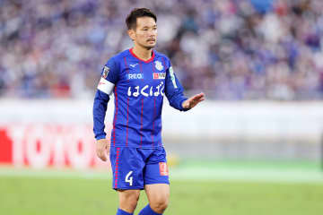 甲府の45歳DF山本英臣が契約更新「信頼を行動で」　現役続行を決断「チームのために全身全霊で」